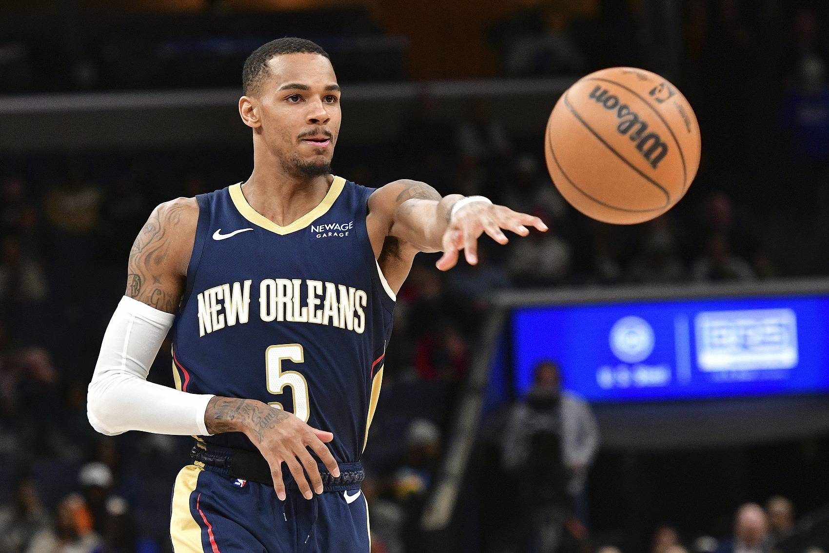 在低位单打 在低位单打