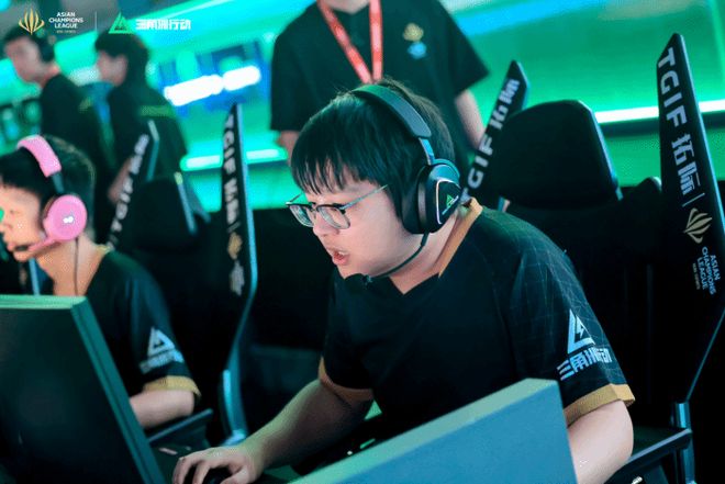 整展现了曼 整展现了曼